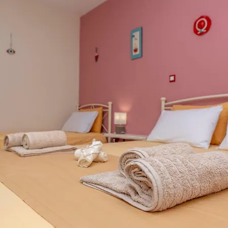 Sea Front Maizonette Aura Вилла *