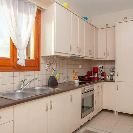 Sea Front Maizonette Aura Вилла Галини